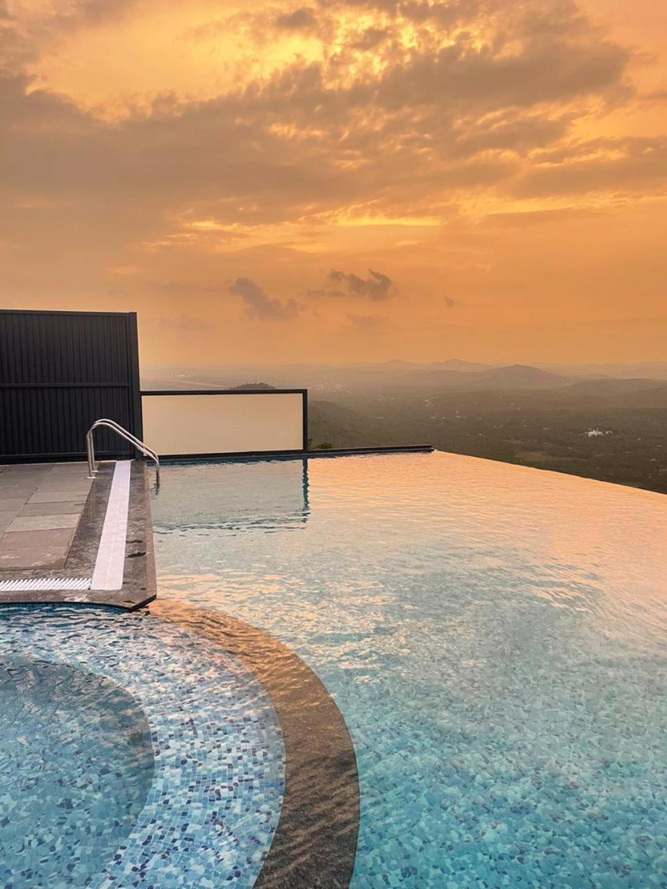 Misty Green Hills Parks & Resorts Kondotty Exterior foto