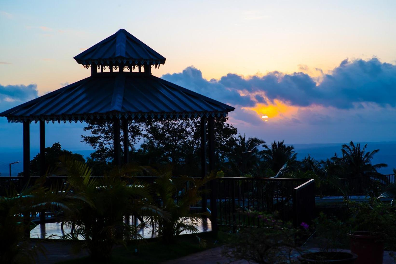 Misty Green Hills Parks & Resorts Kondotty Exterior foto