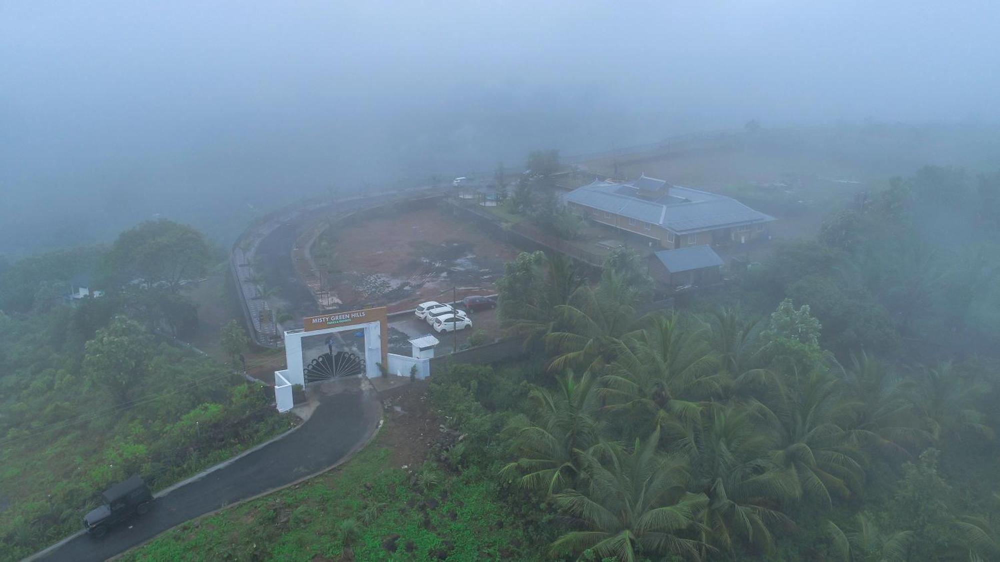 Misty Green Hills Parks & Resorts Kondotty Exterior foto